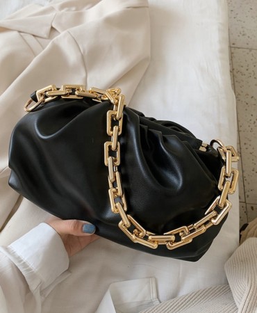 hick-chain-shoulder-handbag