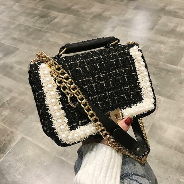fashionable-woolen-pearl-tote-handbag